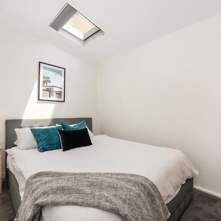 멜번 Walk To The Mcg & Aami Park - Free Late Checkout - Great Location & Backyard 빌라 외부 사진