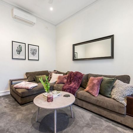 멜번 Walk To The Mcg & Aami Park - Free Late Checkout - Great Location & Backyard 빌라 외부 사진