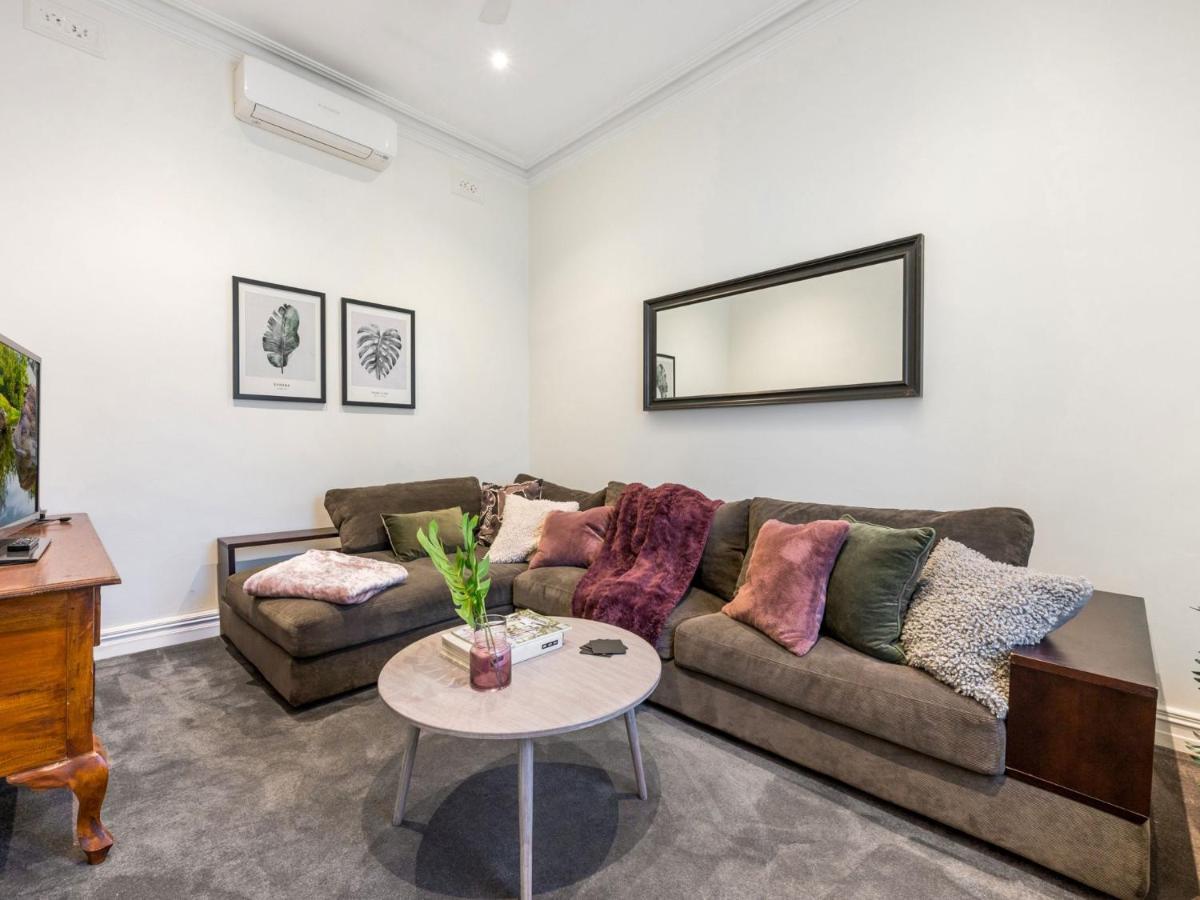 멜번 Walk To The Mcg & Aami Park - Free Late Checkout - Great Location & Backyard 빌라 외부 사진